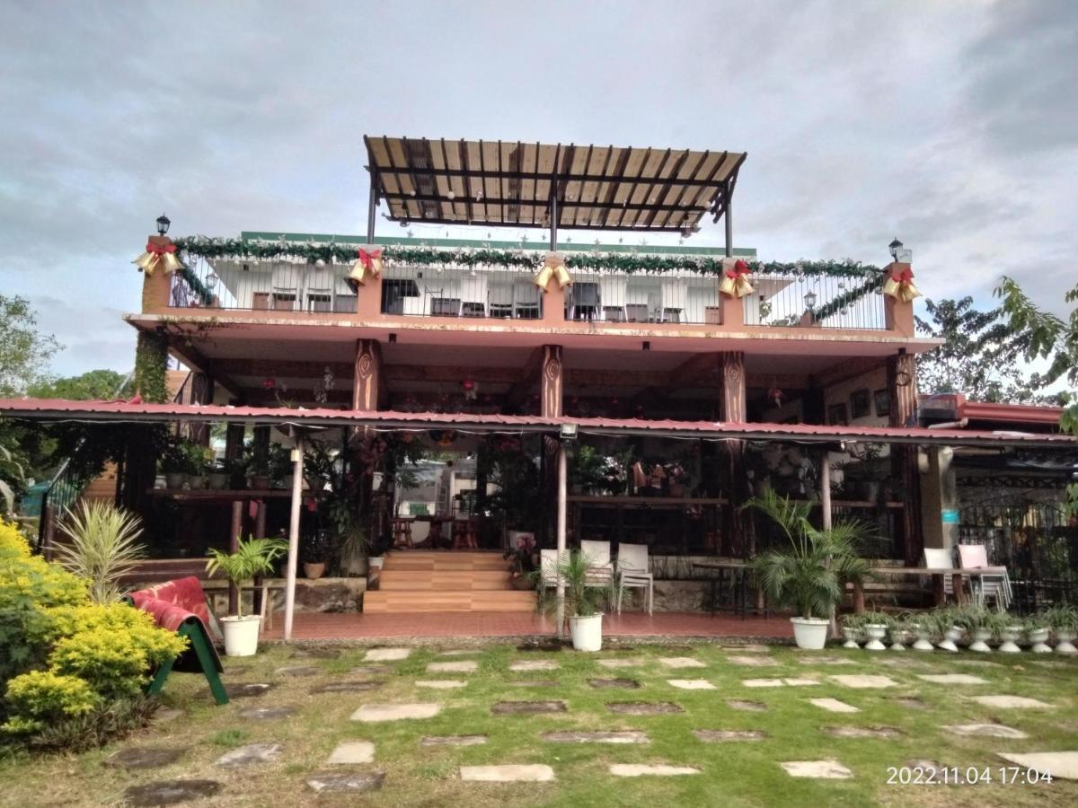 ホテル Casa De Robles Tanay Rizal エクステリア 写真