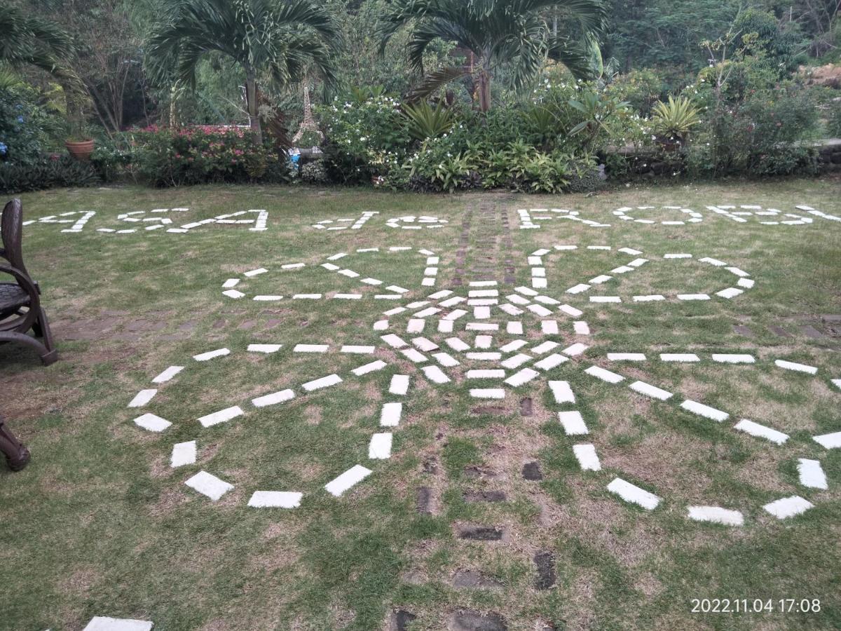 ホテル Casa De Robles Tanay Rizal エクステリア 写真