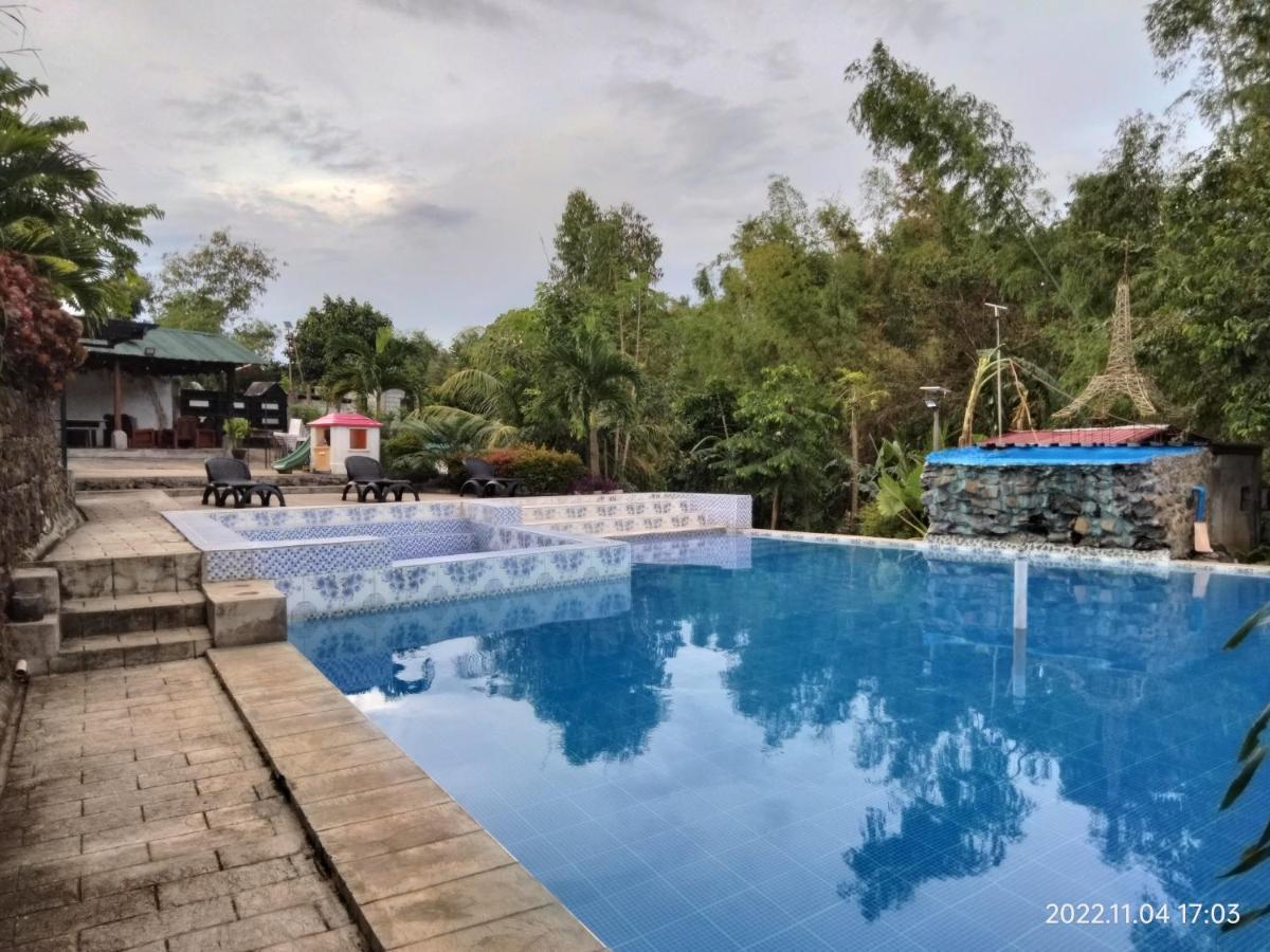 ホテル Casa De Robles Tanay Rizal エクステリア 写真