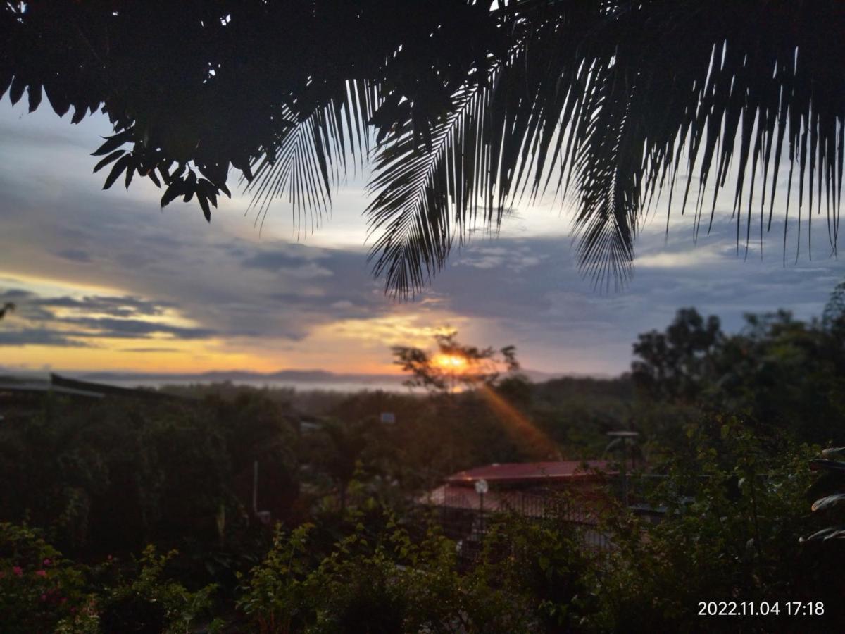 ホテル Casa De Robles Tanay Rizal エクステリア 写真