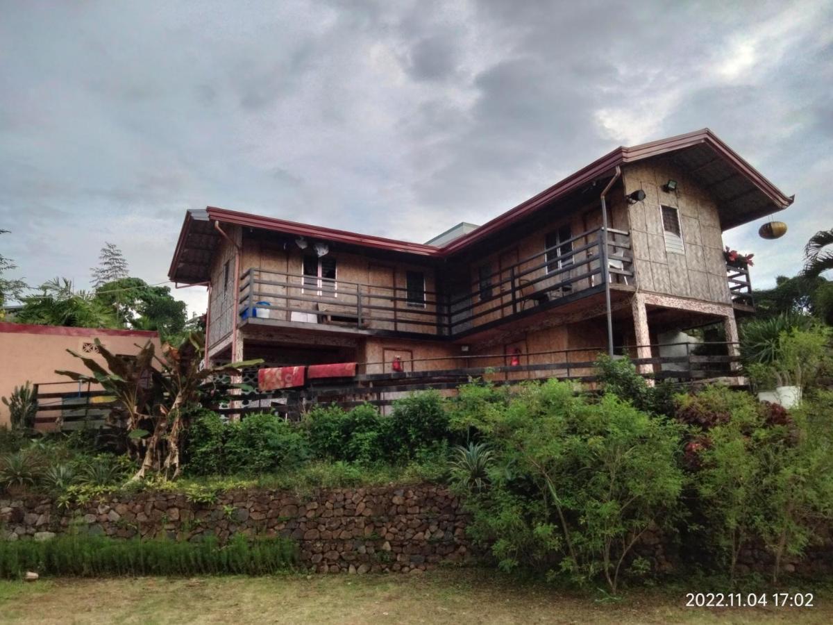 ホテル Casa De Robles Tanay Rizal エクステリア 写真