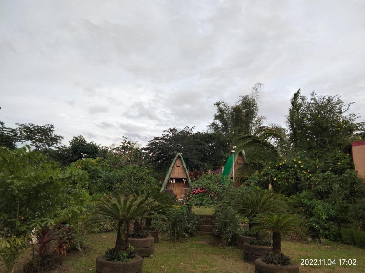 ホテル Casa De Robles Tanay Rizal エクステリア 写真