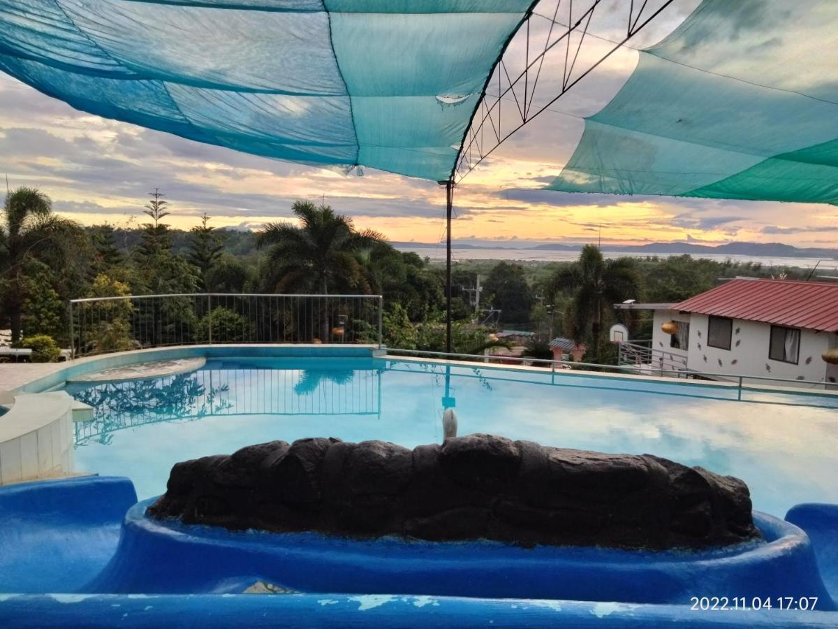 ホテル Casa De Robles Tanay Rizal エクステリア 写真