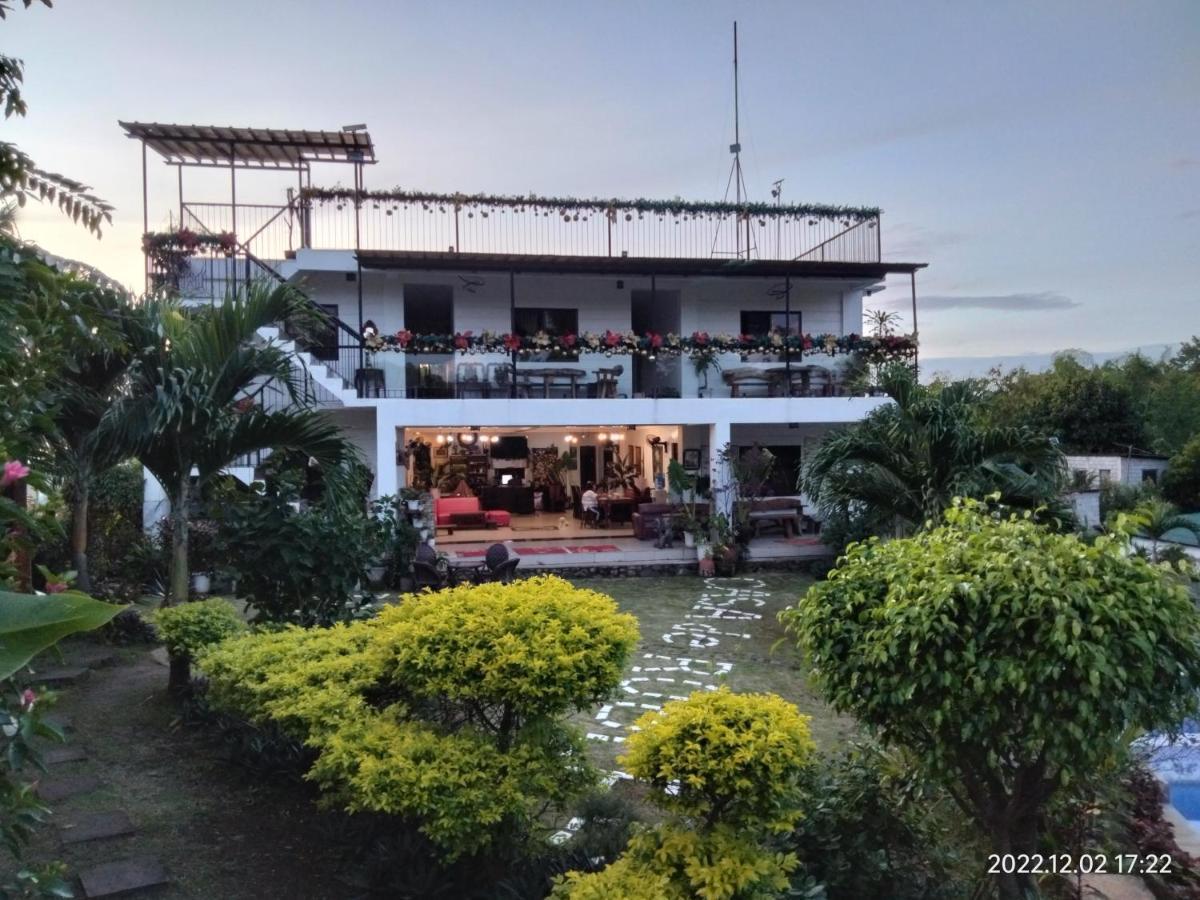 ホテル Casa De Robles Tanay Rizal エクステリア 写真