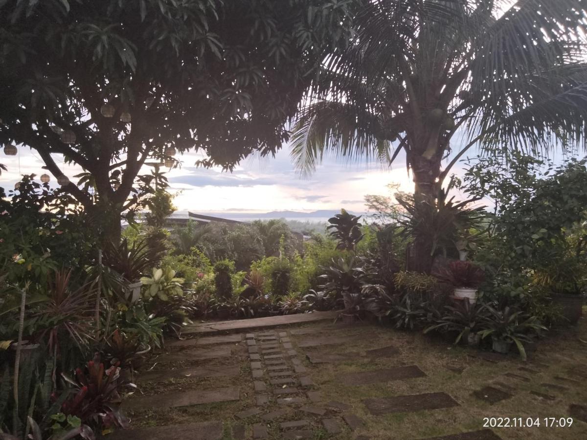 ホテル Casa De Robles Tanay Rizal エクステリア 写真