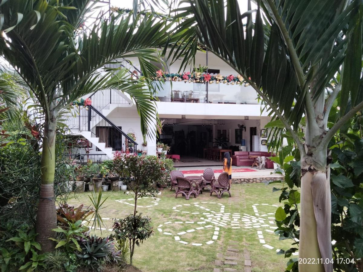 ホテル Casa De Robles Tanay Rizal エクステリア 写真