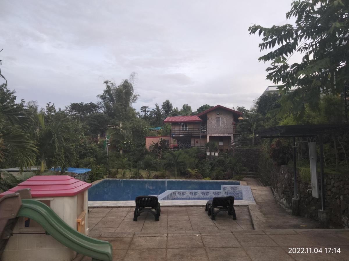ホテル Casa De Robles Tanay Rizal エクステリア 写真