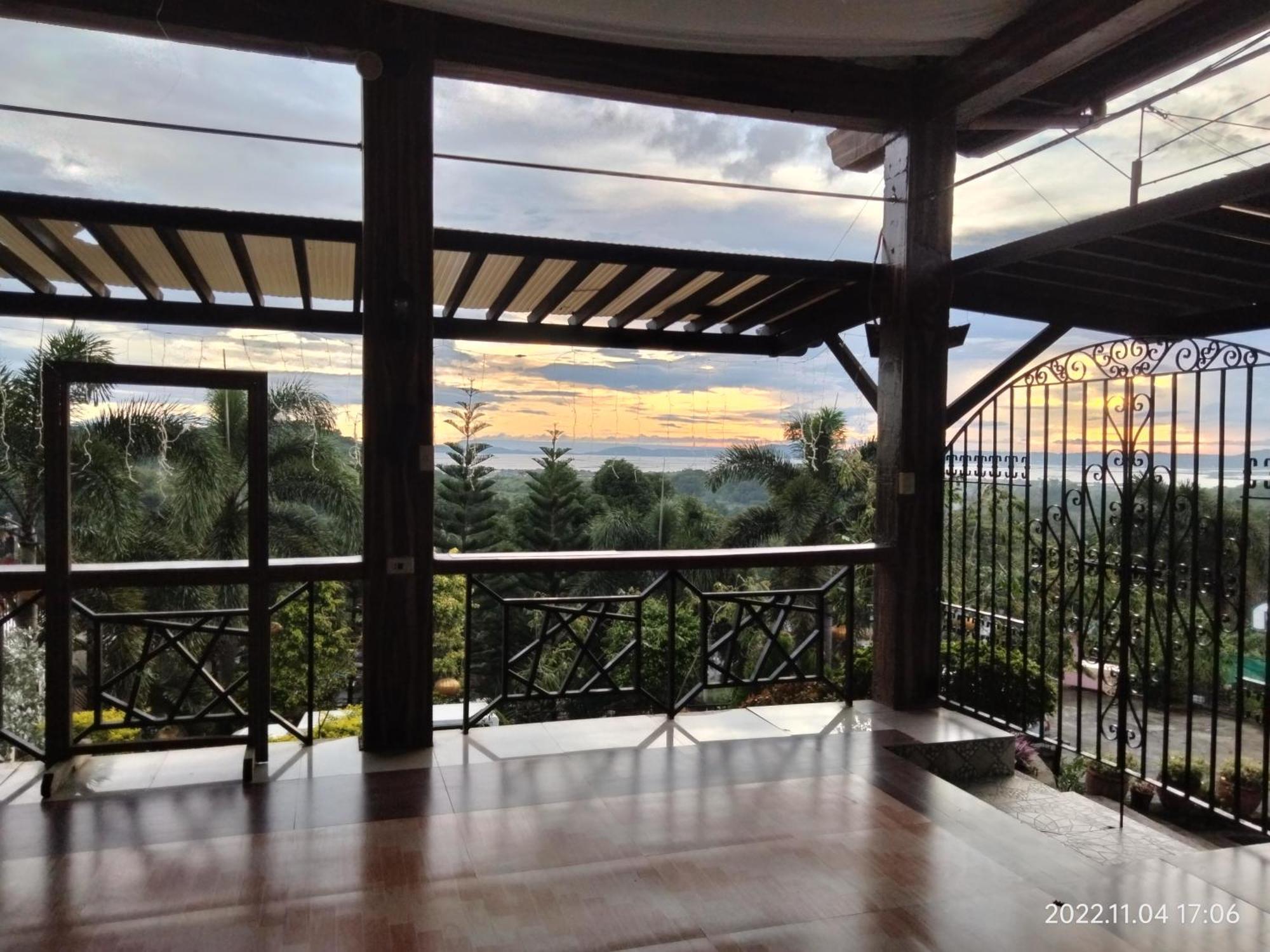 ホテル Casa De Robles Tanay Rizal エクステリア 写真