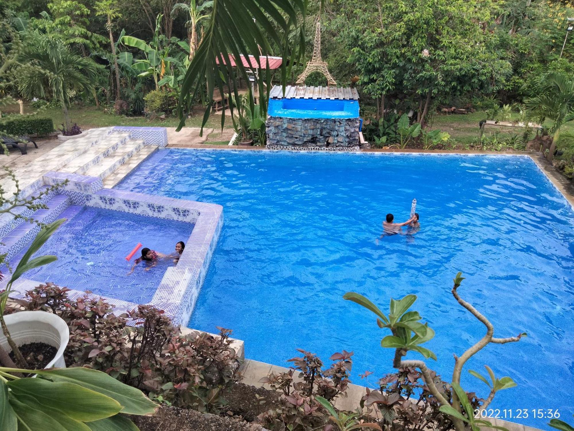 ホテル Casa De Robles Tanay Rizal エクステリア 写真