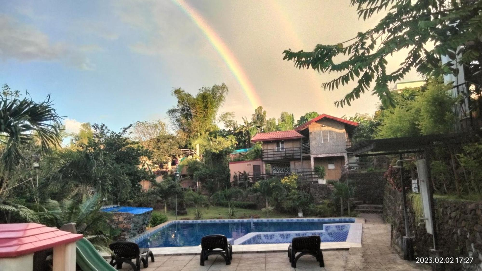 ホテル Casa De Robles Tanay Rizal エクステリア 写真