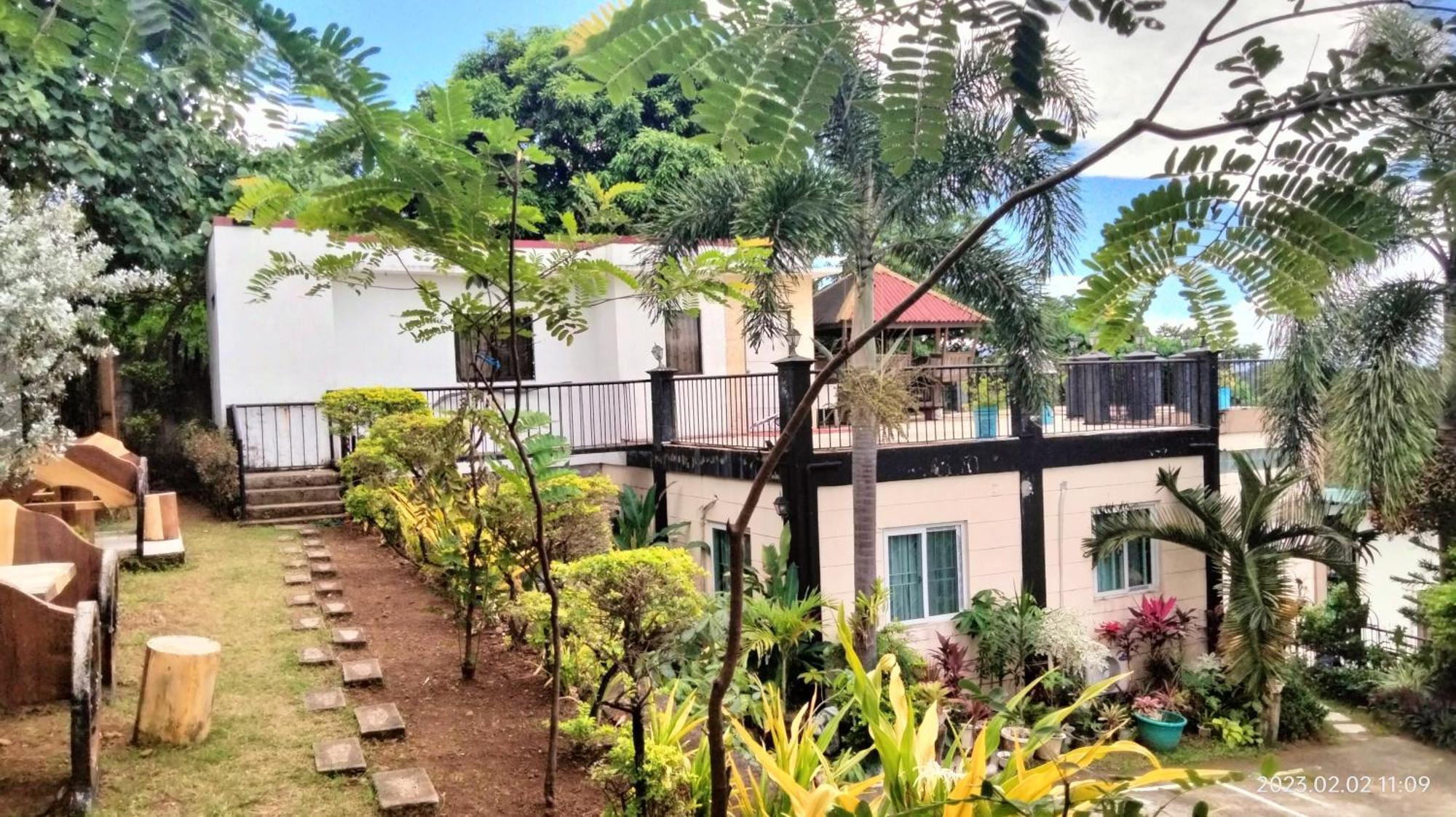 ホテル Casa De Robles Tanay Rizal エクステリア 写真