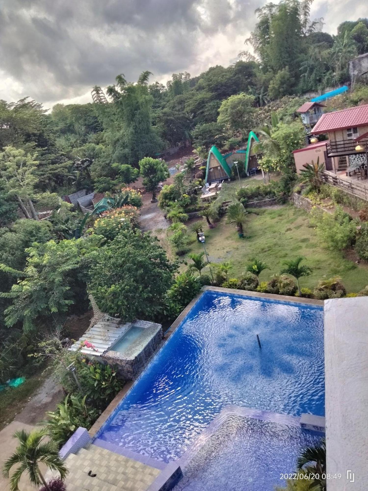 ホテル Casa De Robles Tanay Rizal エクステリア 写真